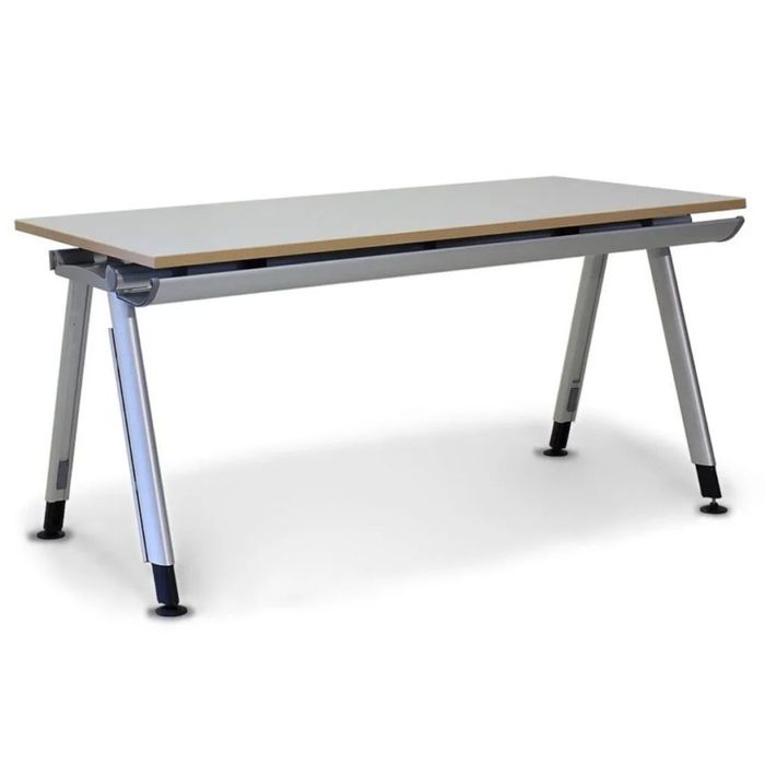 Birou Haworth cu picioare metalice reglabil pe inaltime