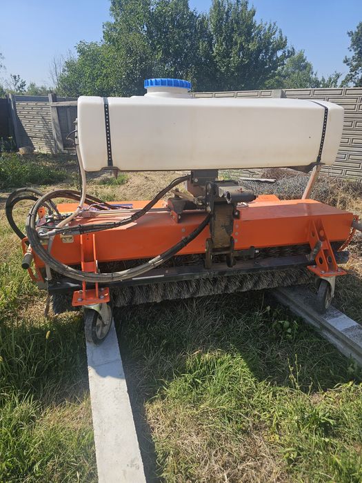 Perie de măturat hidraulică Tuchel cu rezervor