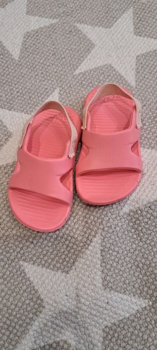 Обувки за момиче 18 и 19 номер