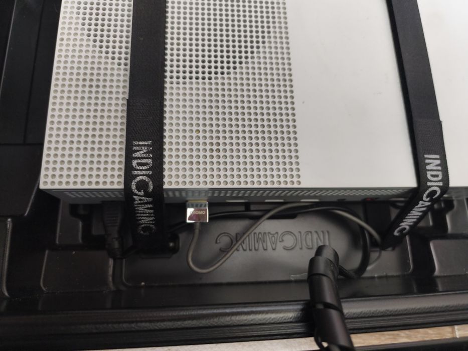 Xbox One S + Poga Art