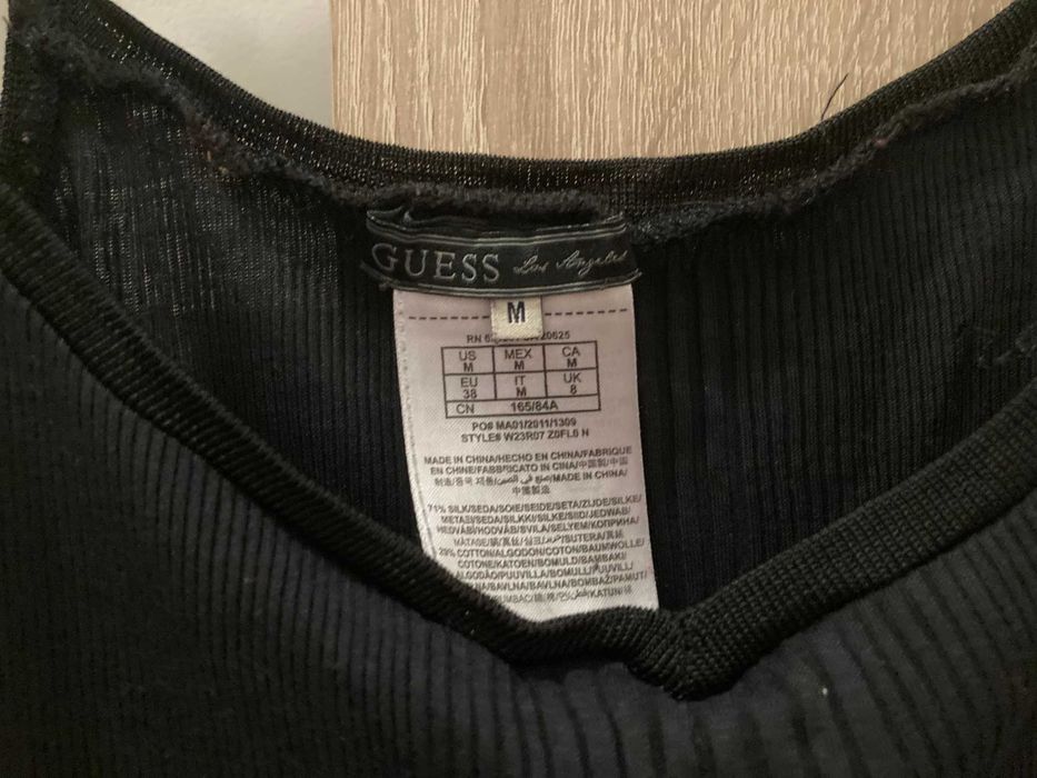 РАЗПРОДАЖБА Черен топ на Guess, размер М