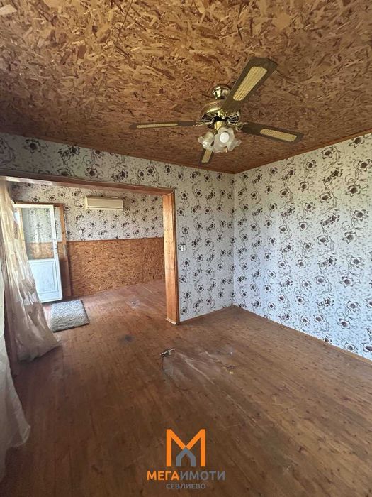 Къща - Севлиевски лозя