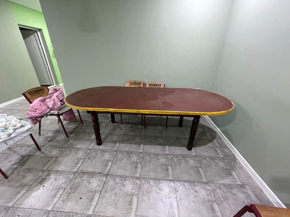 Продам стол 250 на 110