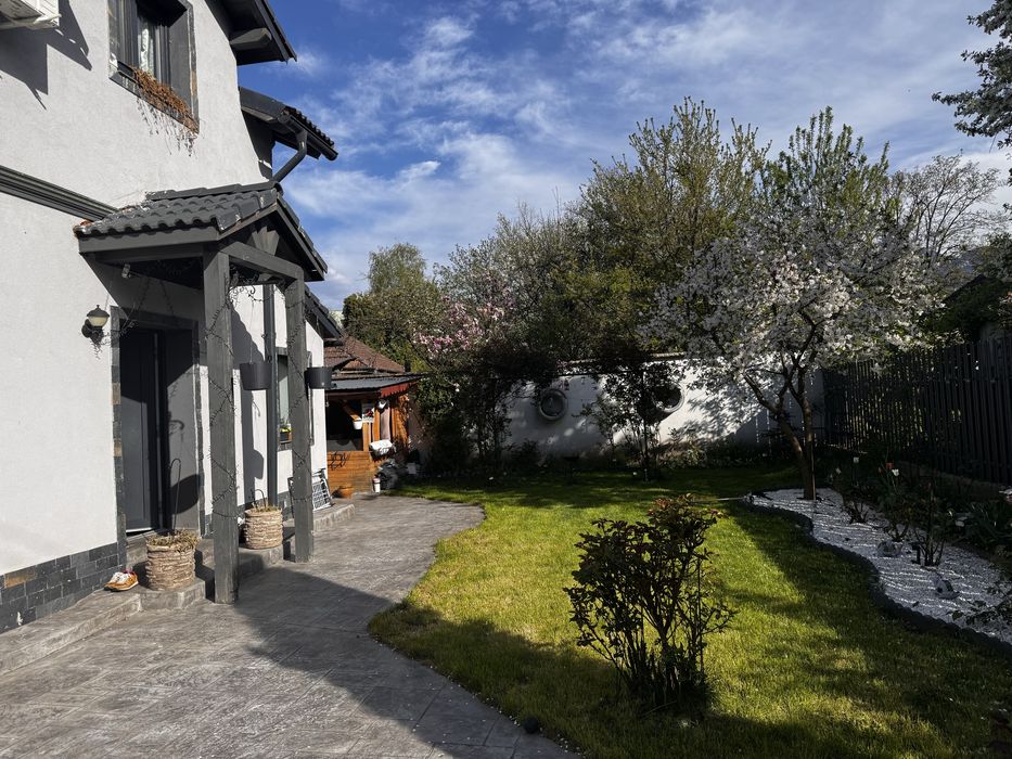 Casa premium + anexa garsoniera zona Noua