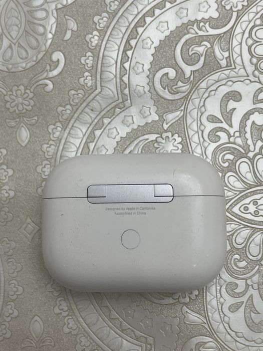 Airpods pro (1 поколений)