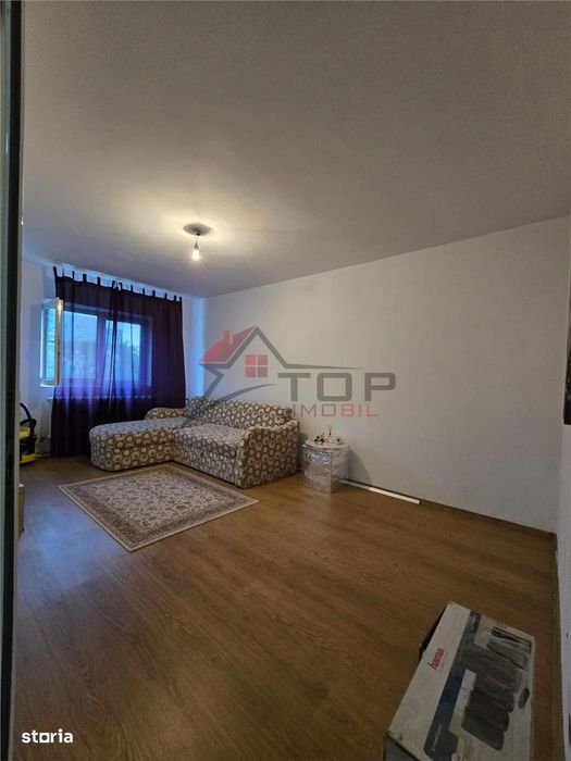 Etaj 2 - Dacia 2 camere decomandat, geam la baie, liber