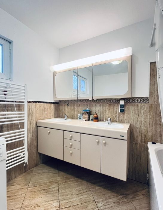 Cabana Natasha Brasov ciubar gratuit singur in curte fara proprietari.