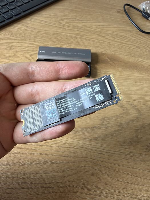Samsung 2Tb nvme + cadou enclosure