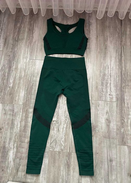 Дамски спортен екип