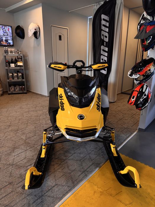 Ski-Doo SummitNeo+