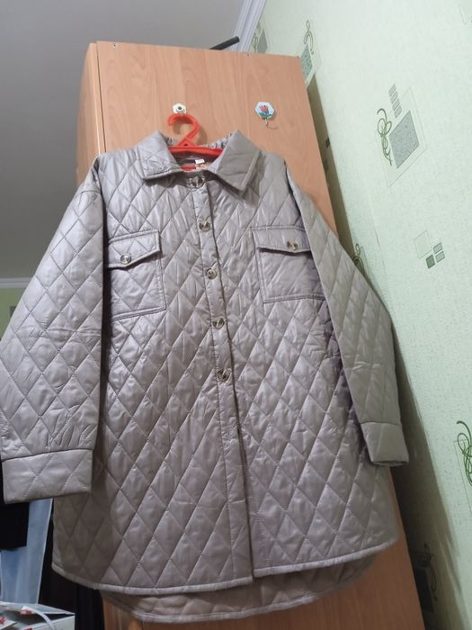 Продам женскую куртку