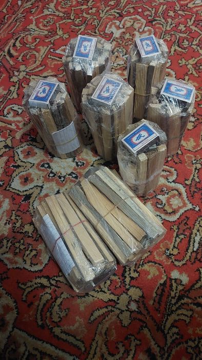 SHASHLIK kabob ho‘rrandalari uchun qo‘raga kichik o‘tinchalar bor