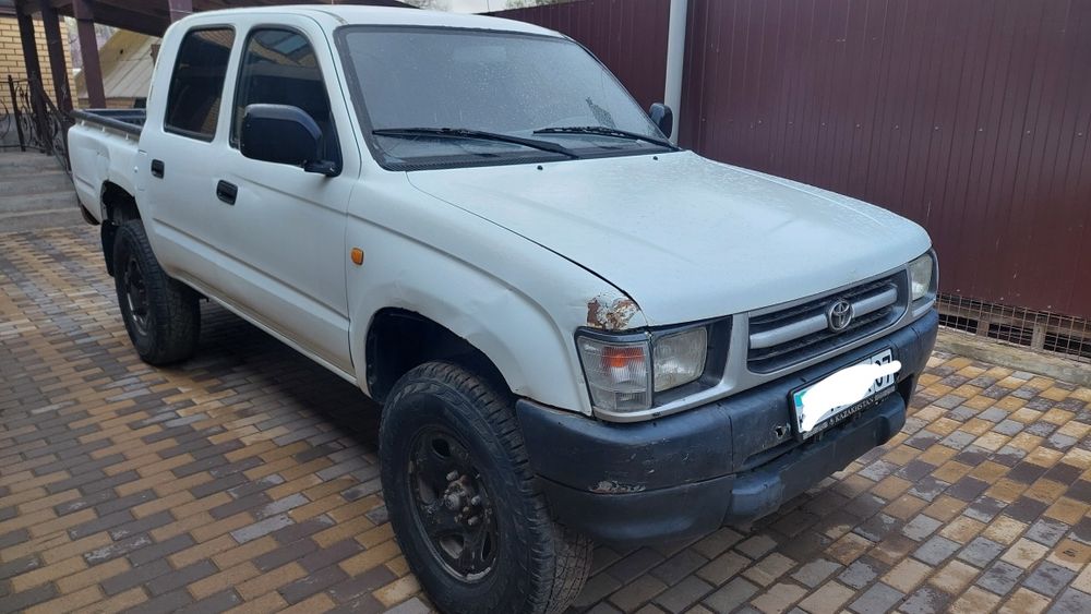 Продам надёжный хайлюкс