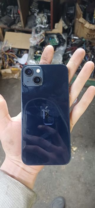 Продам Айфон 13 в идиале