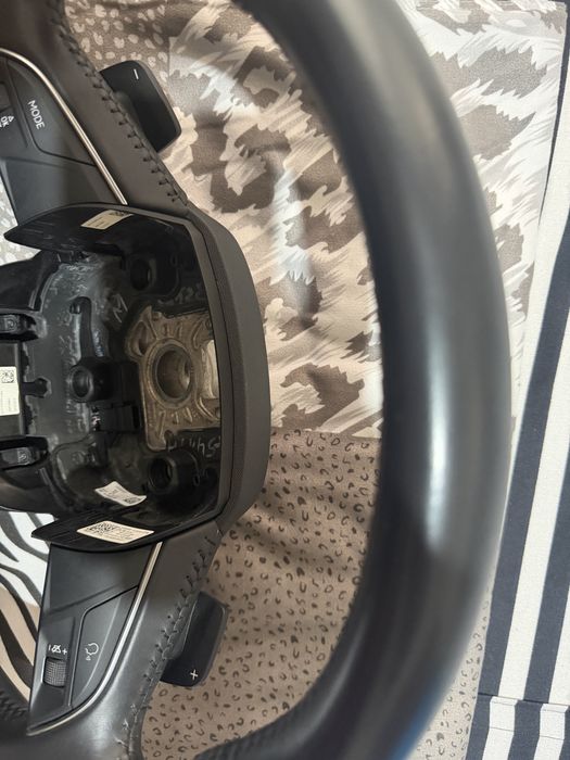 Volan Audi A4 A5 B9 butoane+padele