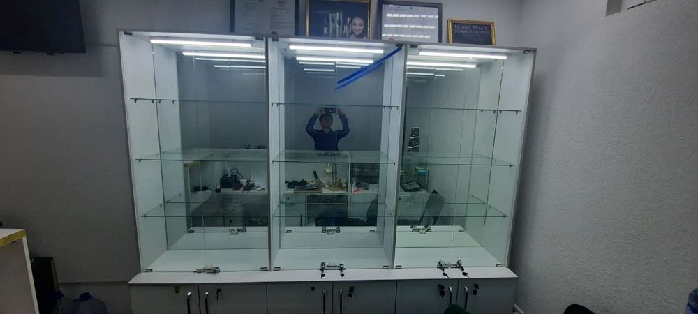 Офис учун мебель витрина ресепшн