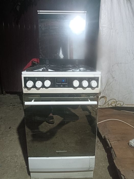 Продам газ плиту Кайзер