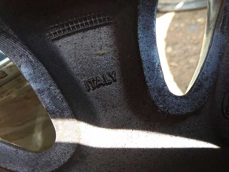 Продам оригинальные легкосплавные диски R15