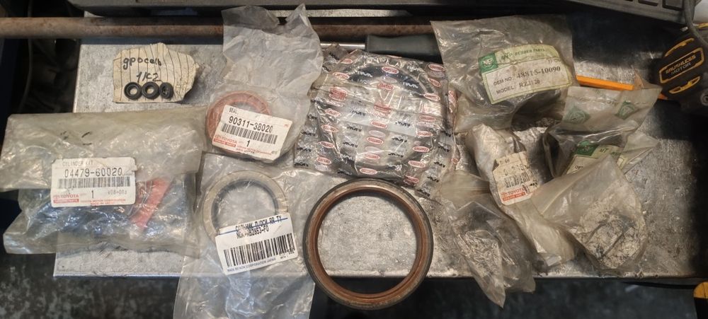 Ремкомплект суппорта, сальники Прадо 95 1KZ