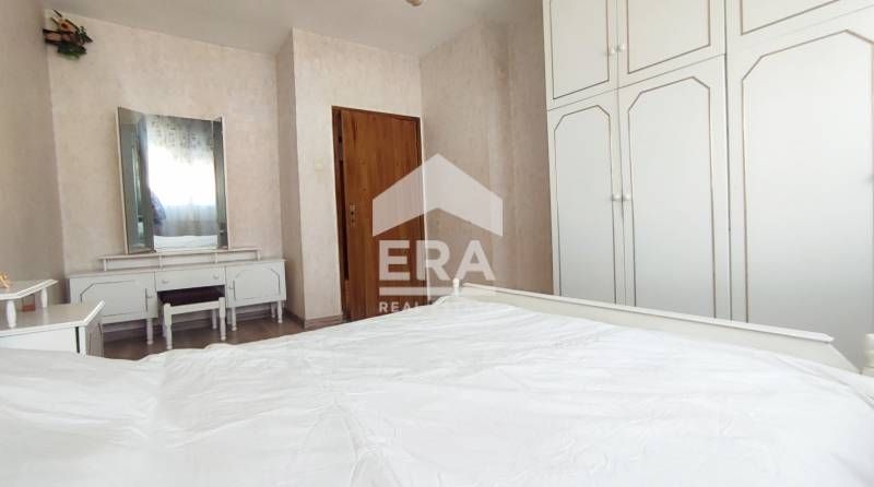 Тристаен апартамент в централната част на гр. Сандански