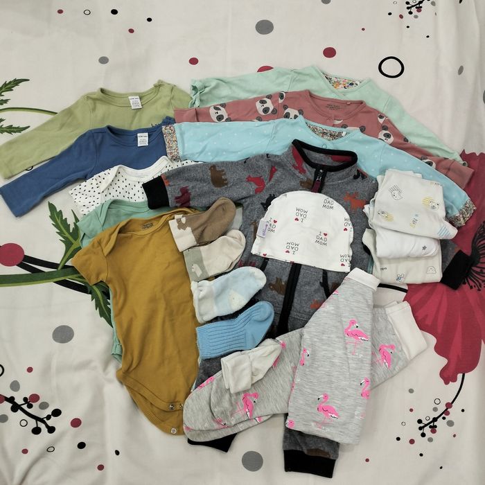 Продаю детское. Вещи стульчик комбинезоны