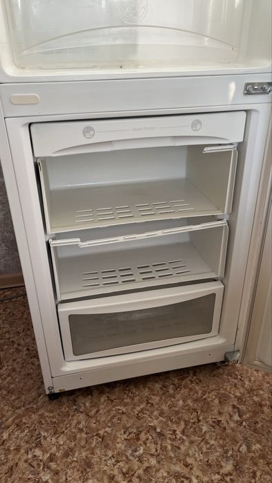 Продам б/у холодильник LG