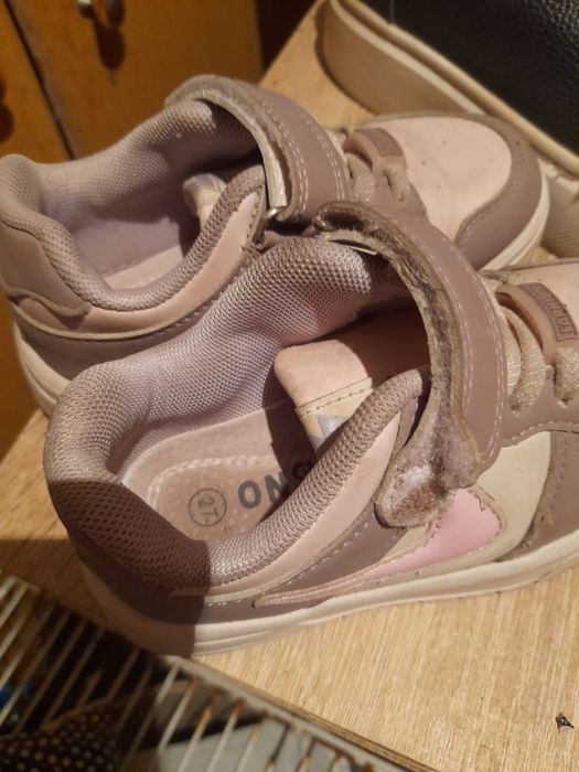 Кроссовки на девочку 27 размера за 1000 тенге