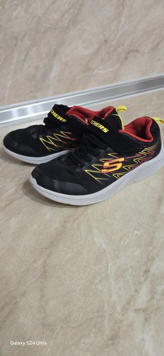 Маратонки номер 33