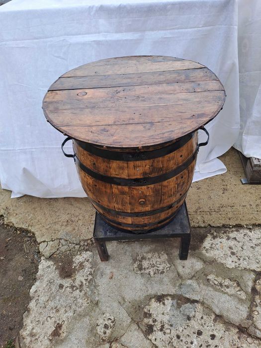 Продава се маса бъчва