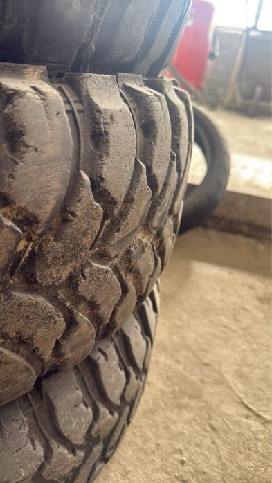 Гуми 31 / 10.5 / 15