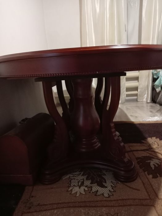 Продам стол и стулья