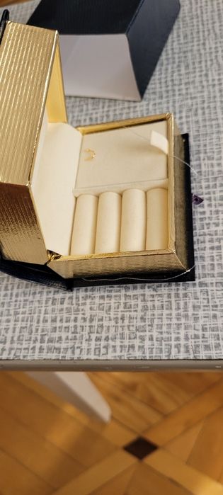 Шкатулка для ювелирных изделий