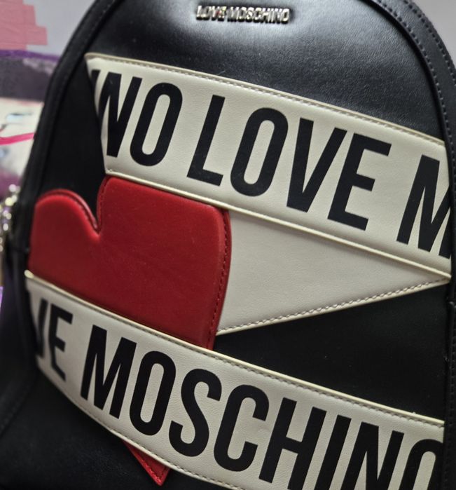 2 броя Раници Love Moschino-без забележки