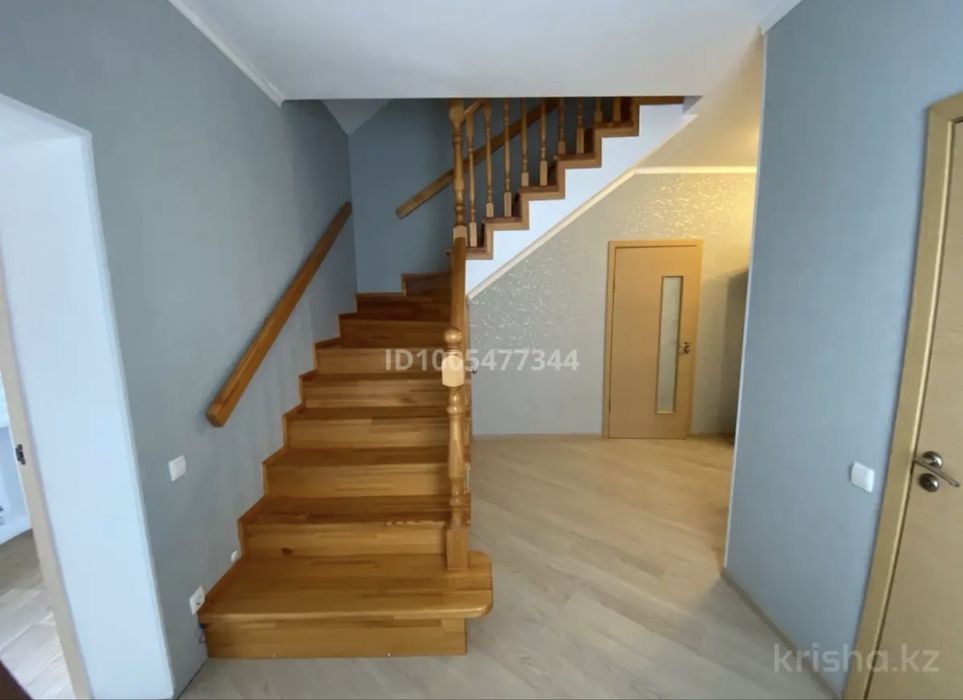 В городе продается мансардный дом