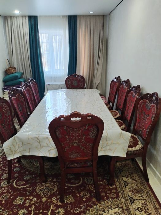 Продам стол с стульями