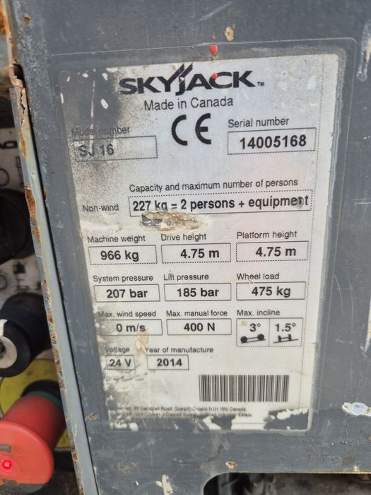 Nacela electrica verticala SKYJACK