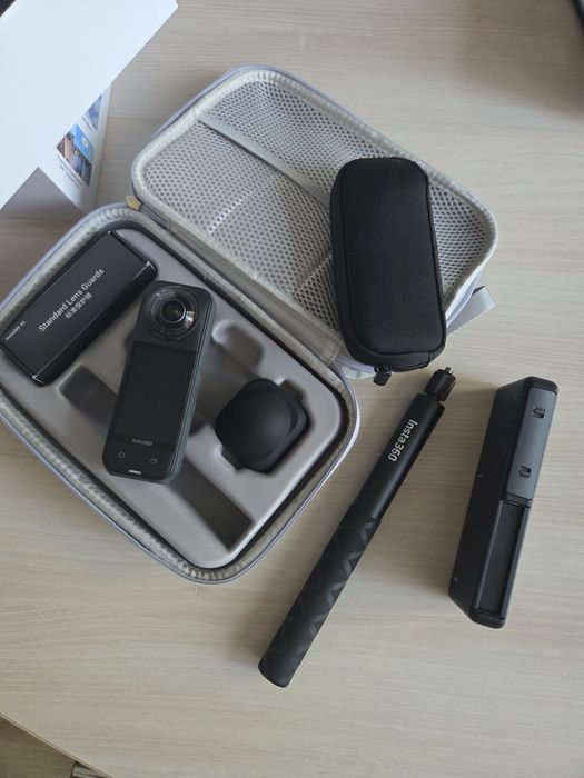 Insta360 X5 Essential Kit – пълен комплект, гаранция