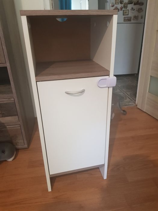 Vând noptieră ikea