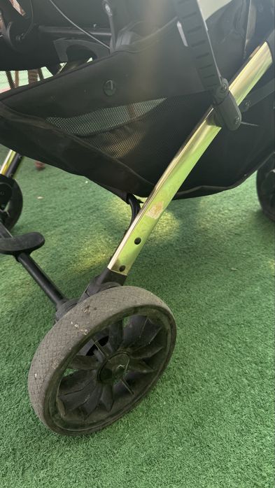 Продам прогулочную коляску Teknum