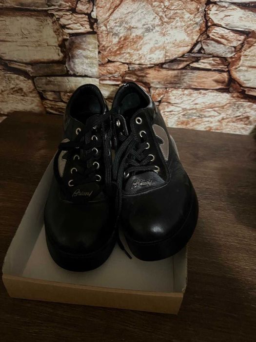 Дамски обувки от естествена кожа