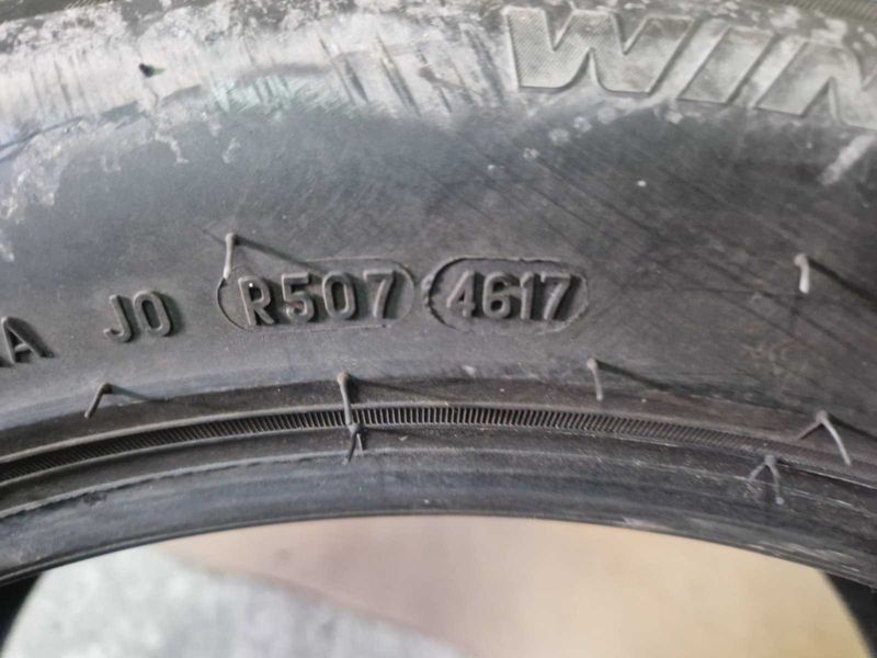 2 Pirelli R17 215/55
зимни гуми 
DOT4617