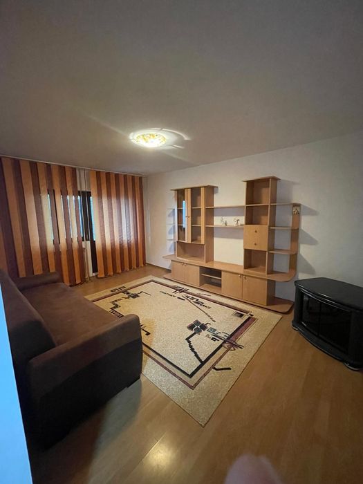Inchiriez apartament 2 camere
Apartamentul este complet mobilat si utilat. 
Detine