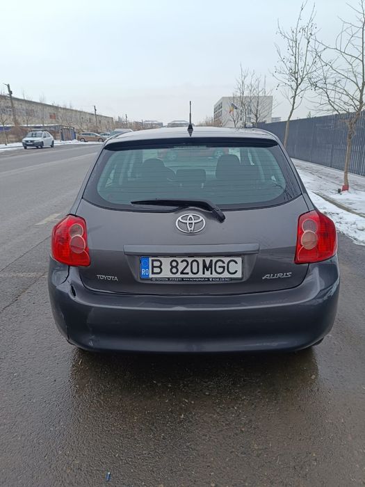 Toyota Auris D-4D 1.4d  2008 ușor avariat