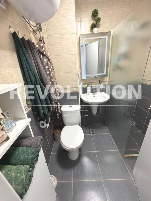 Дава се под наем Двустаен апартамент в к.к. Св.Св. Константин и Елена - 75 кв.м за 800 € - Снимка #5