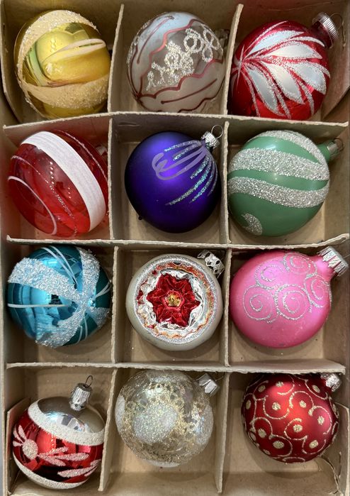 Globuri vechi pentru bradul de Craciun