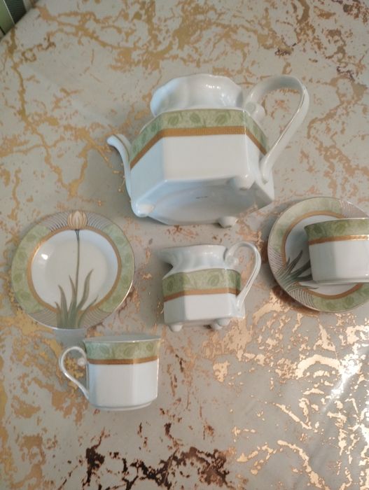 Продаётся чайный сервиз