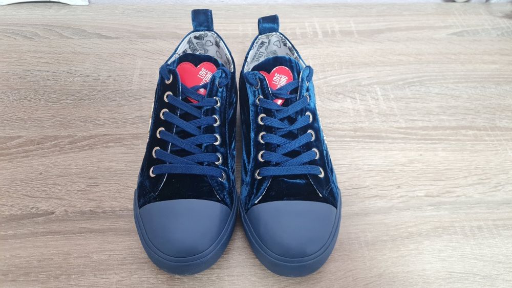 Оригинални обувки Moschino