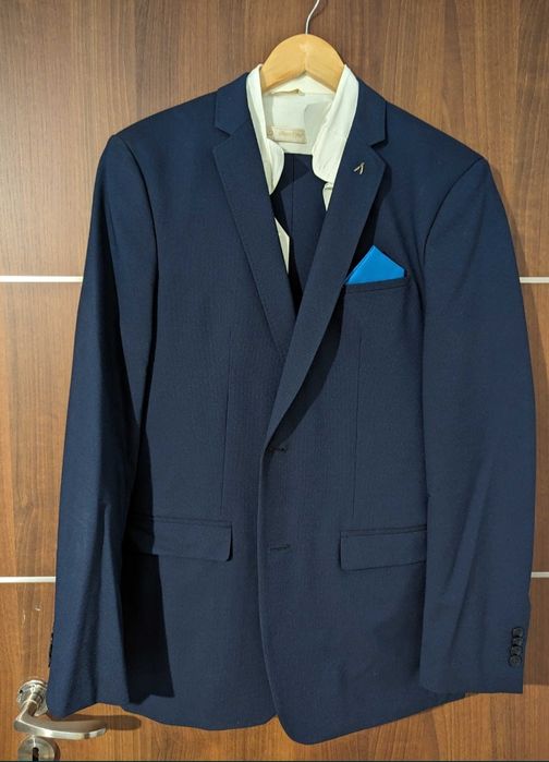 Costum, veston, pantaloni