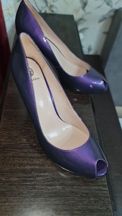 Продам новые туфли .