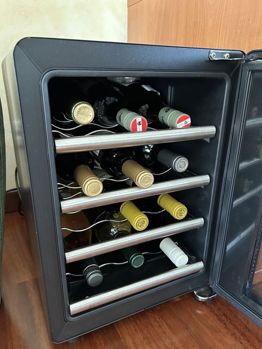 Хладилник CASO Design виноохладител 12 бутилки